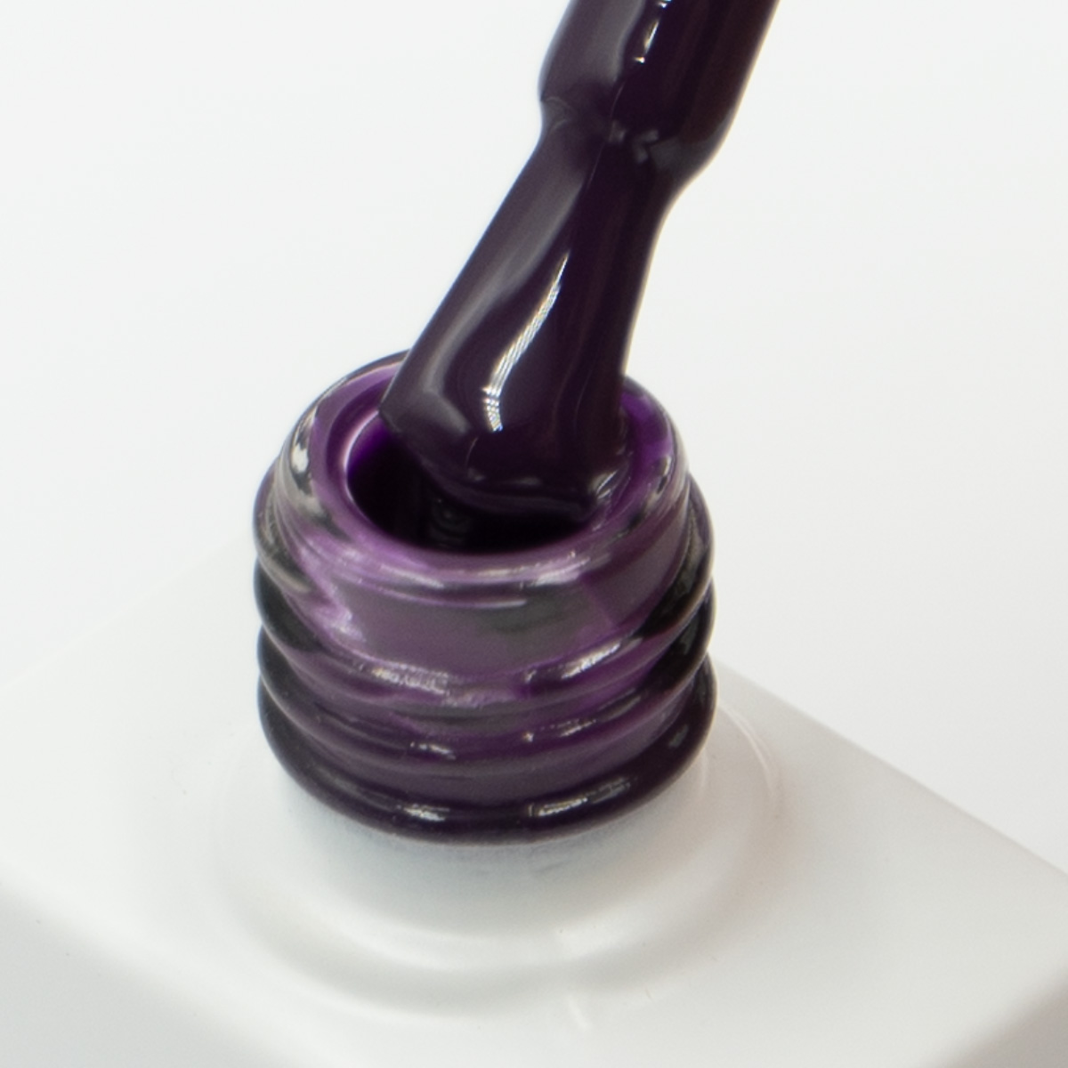 Lakier hybrydowy ciemny śliwkowy No. 180 · PLUM - Image 2