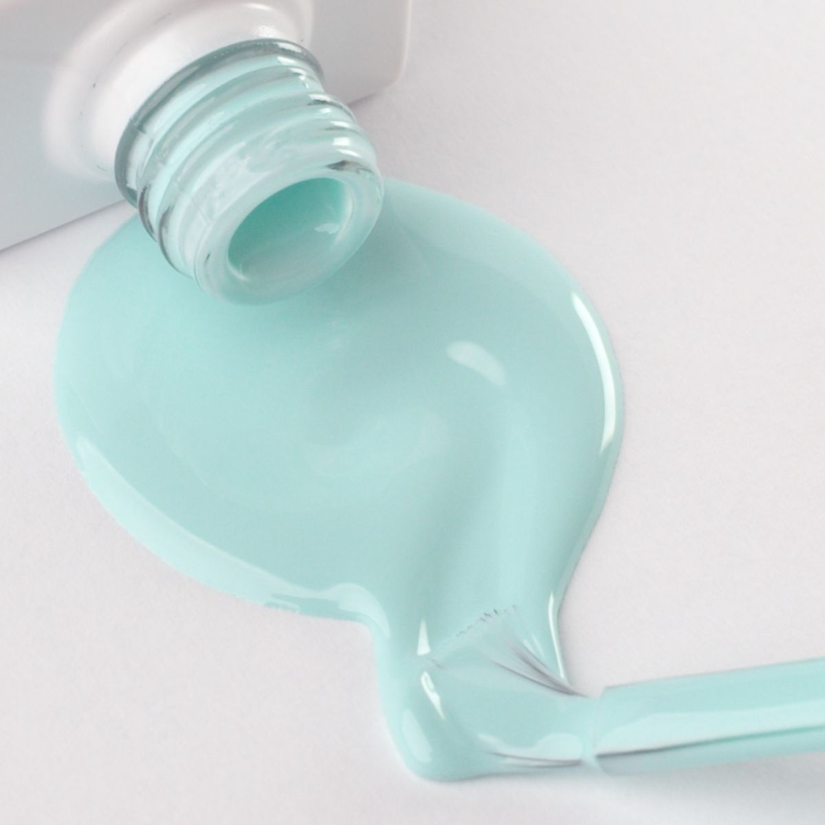 Lakier hybrydowy miętowy no. 208 · LUNAR ESSENCE - Image 2