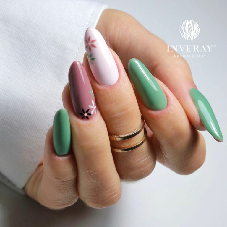 JAK OZDOBIĆ PAZNOKCIE NA ZIMĘ?