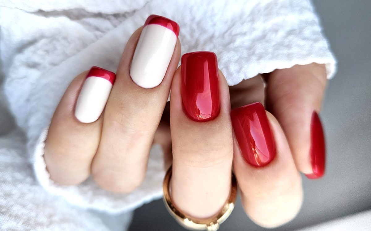 czerwony manicure