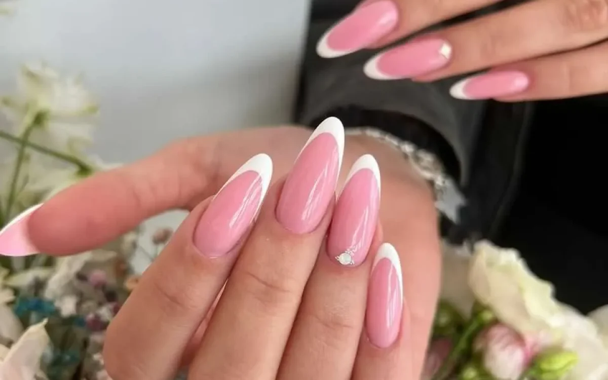french-manicure_scaled