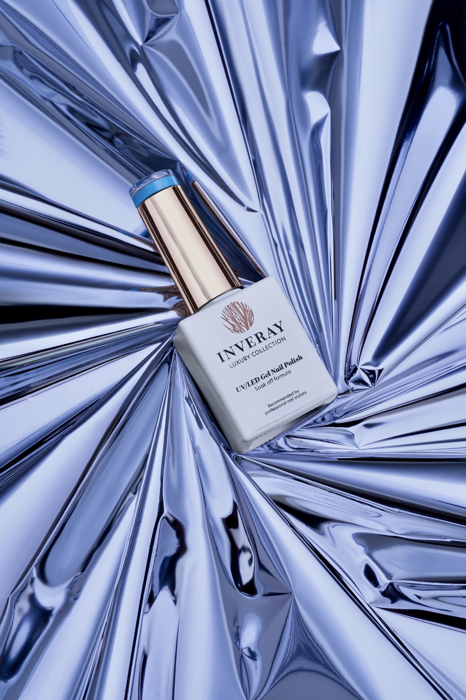 Niebieski lakier z kolekcji letniej