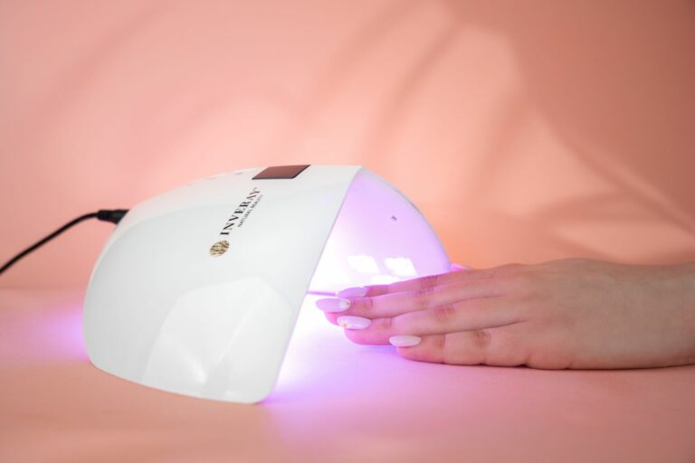 Manicure ślubny Baby Boomer